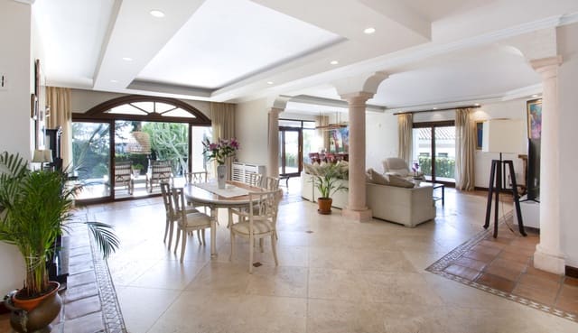 5 slaapkamer Villa te koop in Nueva Andalucia, Marbella met zwembad garage - € 3.500.000 (Ref: 3143169)