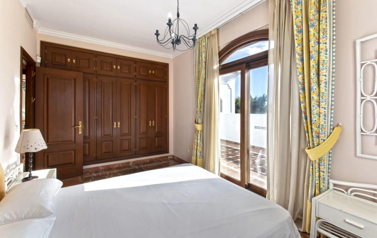 5 camera da letto Villa in vendita in Nueva Andalucia con piscina garage - 3.500.000 € (Rif: 3143169)