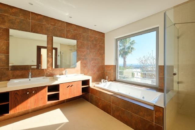 4 quarto Moradia para venda em Benahavís com piscina garagem - 2 300 000 € (Ref: 6768457)