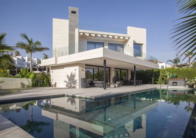 6 soverom Villa til salgs i Nueva Andalucia, Marbella med svømmebasseng garasje - € 4 995 000 (Ref: 6836183)