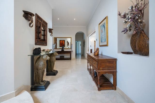 7 sypialnia Willa na sprzedaż w Marbella z basenem garażem - 5 595 000 € (Ref: 7652390)