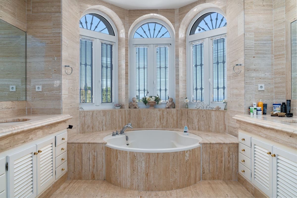 7 soveværelse Villa til salg i Marbella med swimmingpool garage - € 5.595.000 (Ref: 7652390)