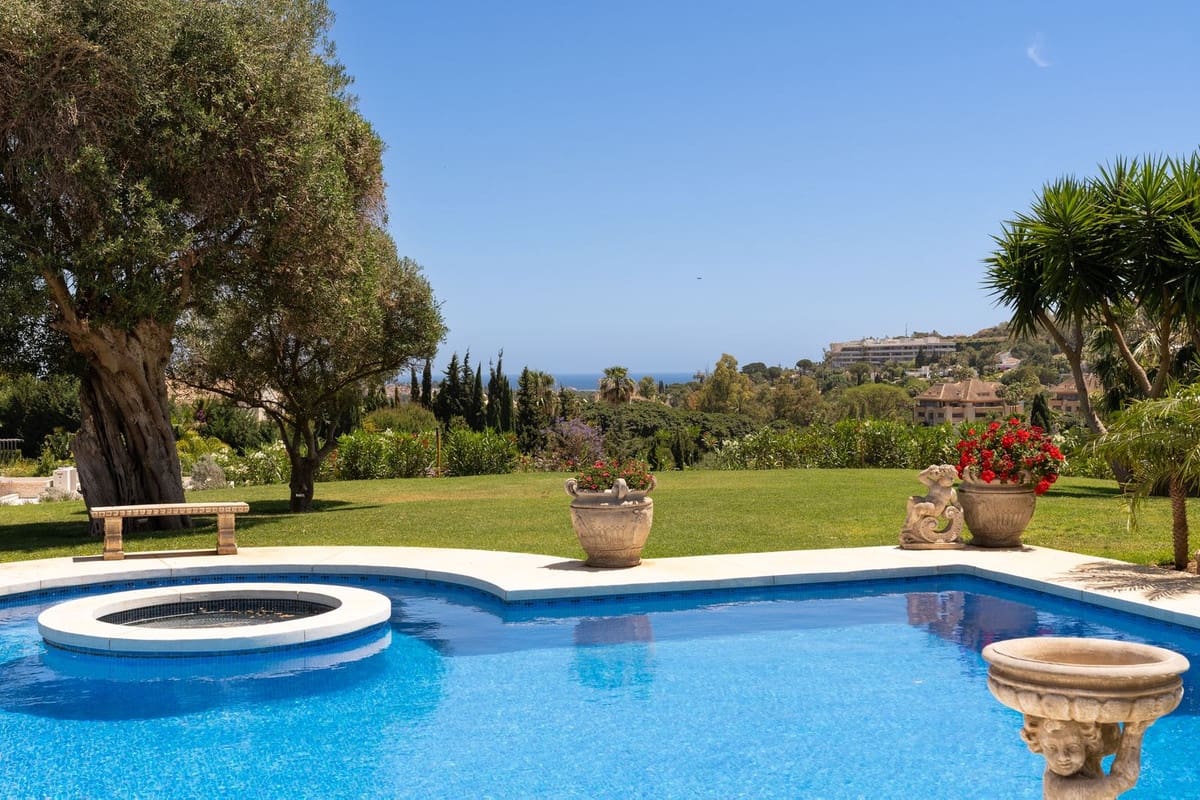 Chalet de 7 habitaciones en Marbella en venta con piscina garaje - 5.595.000 € (Ref: 7652390)