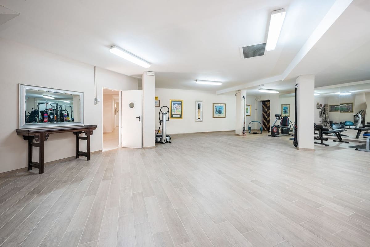 Chalet de 7 habitaciones en Marbella en venta con piscina garaje - 5.595.000 € (Ref: 7652390)