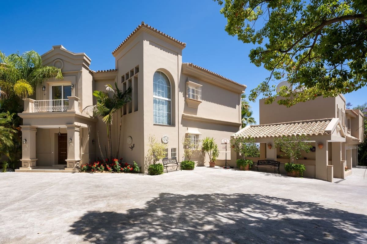 Chalet de 7 habitaciones en Marbella en venta con piscina garaje - 5.595.000 € (Ref: 7652390)
