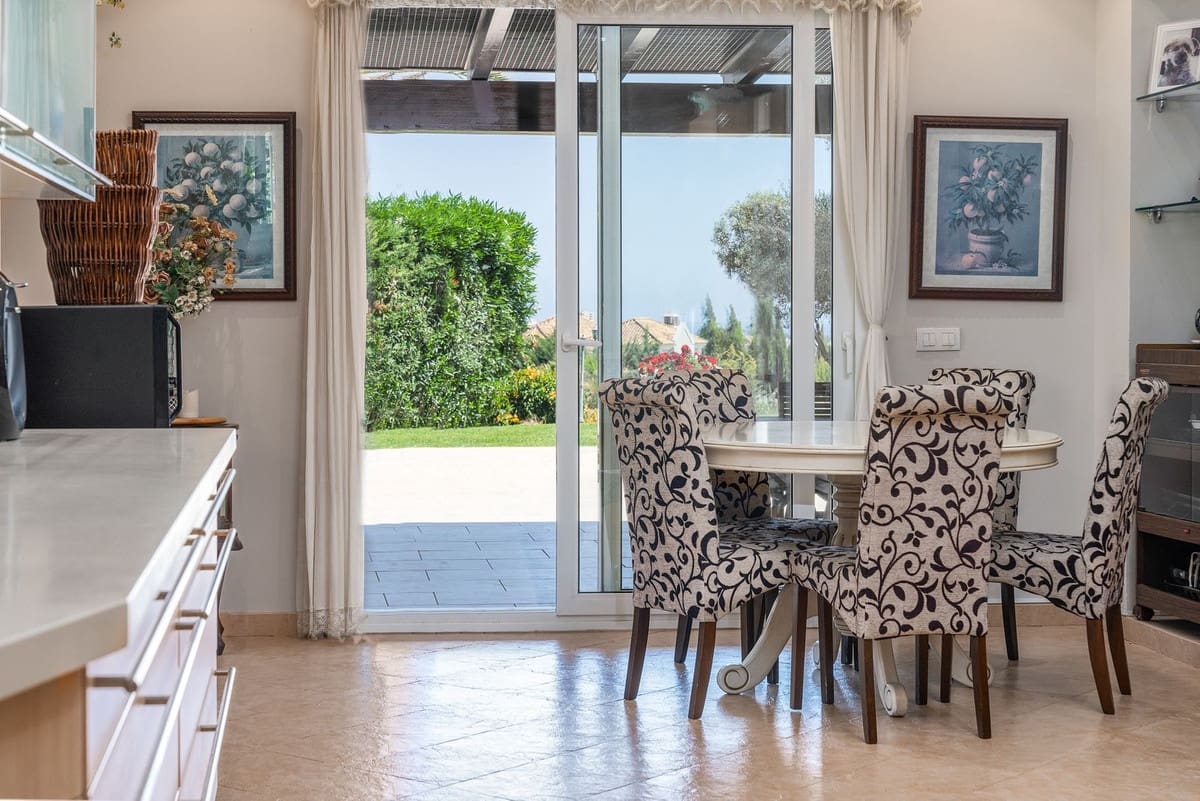 Chalet de 7 habitaciones en Marbella en venta con piscina garaje - 5.595.000 € (Ref: 7652390)