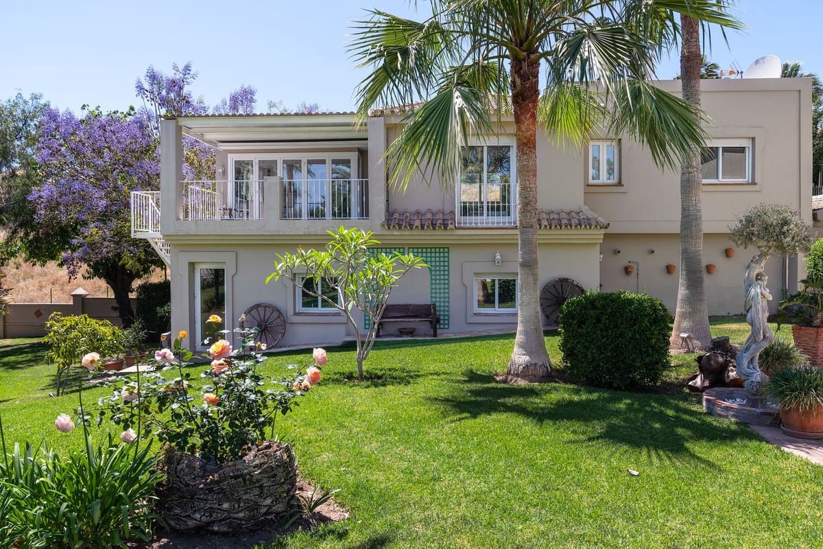 Chalet de 7 habitaciones en Marbella en venta con piscina garaje - 5.595.000 € (Ref: 7652390)