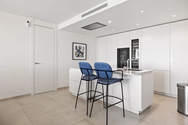 Apartamento de 7 habitaciones en Nueva Andalucia, Marbella en venta con piscina garaje - 4.300.000 € (Ref: 7888835)