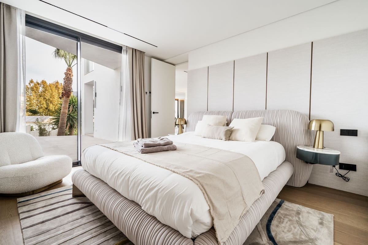 5 slaapkamer Villa te koop in Puerto Banus met zwembad garage - € 1.890.000 (Ref: 7936790)