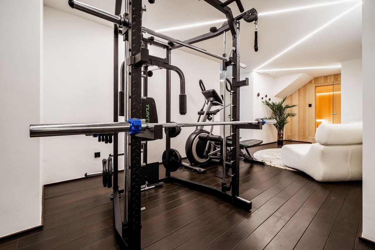 5 slaapkamer Villa te koop in Puerto Banus met zwembad garage - € 1.890.000 (Ref: 7936790)