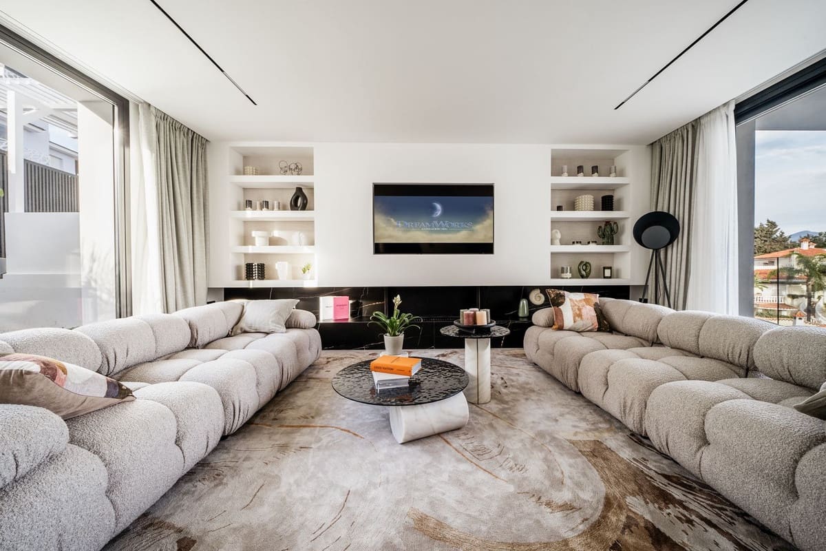 5 slaapkamer Villa te koop in Puerto Banus met zwembad garage - € 1.890.000 (Ref: 7936790)