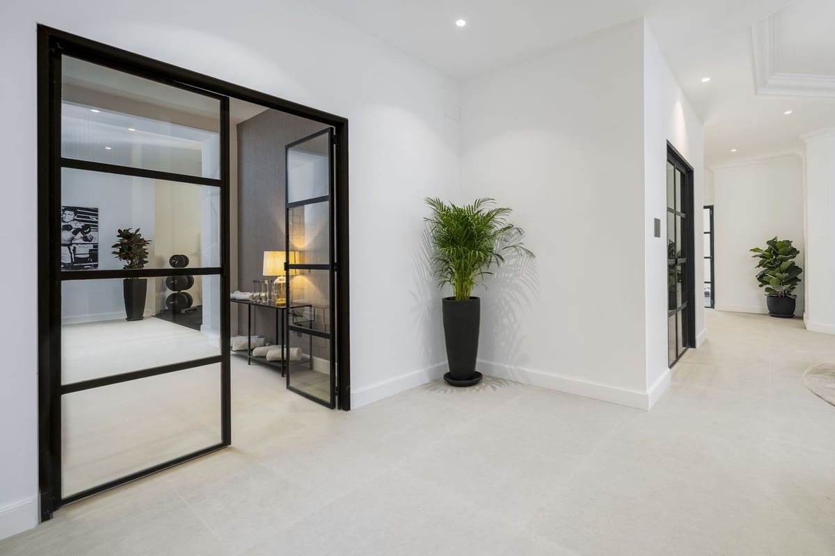 6 soverom Villa til salgs i Los Flamingos med svømmebasseng garasje - € 6 995 000 (Ref: 7979262)