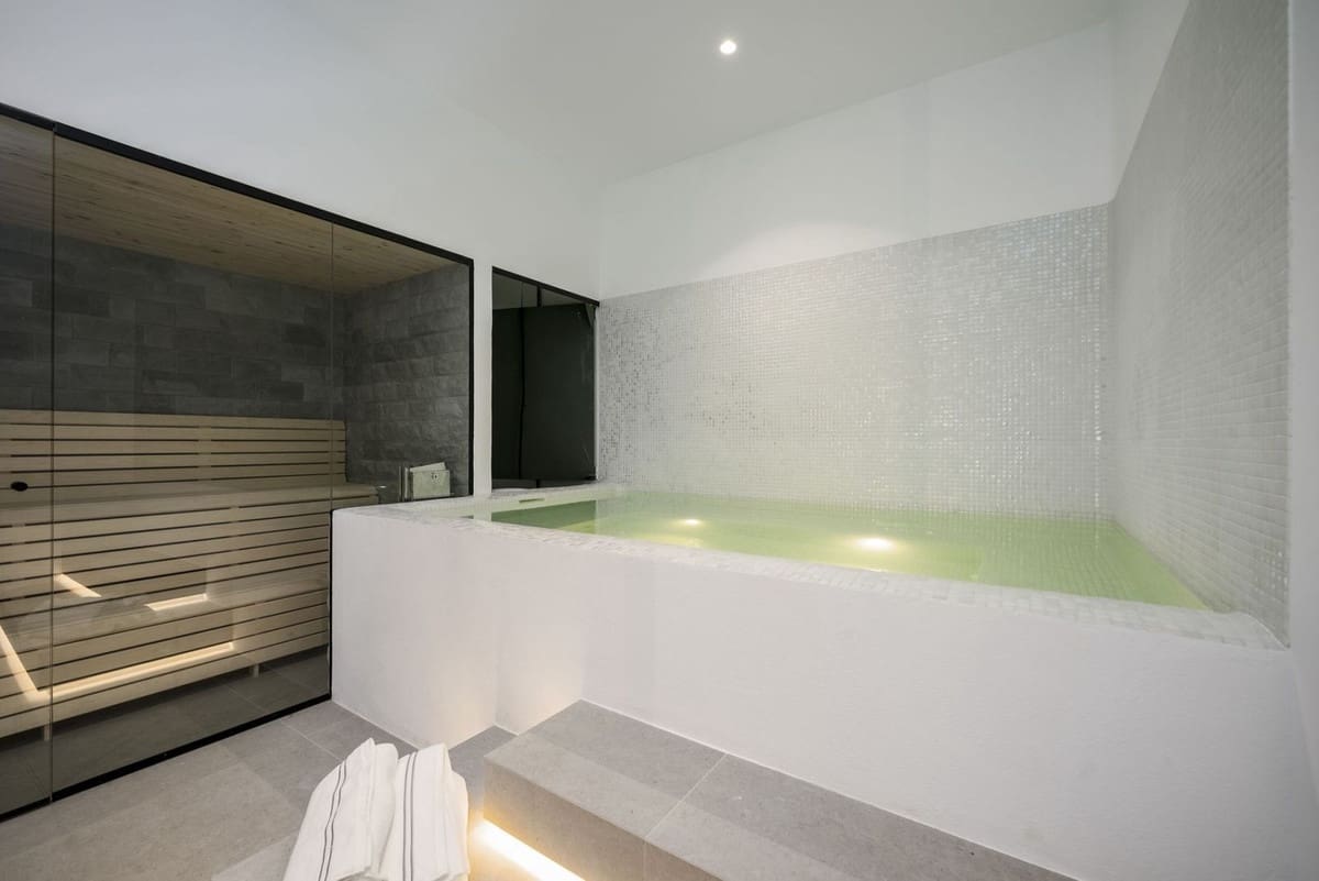 6 bedroom Villa for sale in Los Flamingos with pool garage - € 6,995,000 (Ref: 7979262)