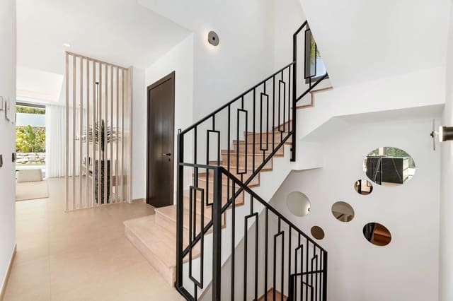 4 sypialnia Willa na sprzedaż w Marbella z basenem garażem - 4 195 000 € (Ref: 7984618)