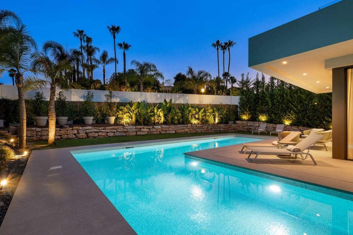 4 soveværelse Villa til salg i Marbella med swimmingpool garage - € 4.195.000 (Ref: 7984618)