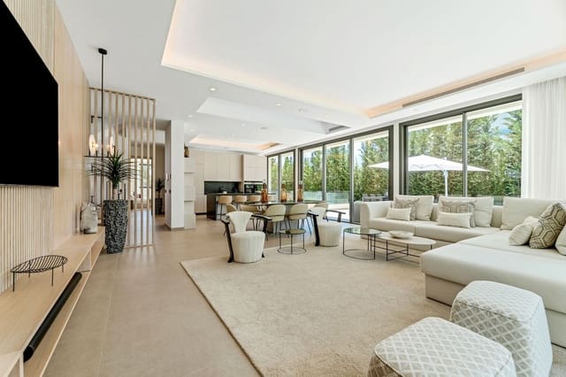 4 bedroom Villa for sale in Marbella with pool garage - € 4,195,000 (Ref: 7984618)