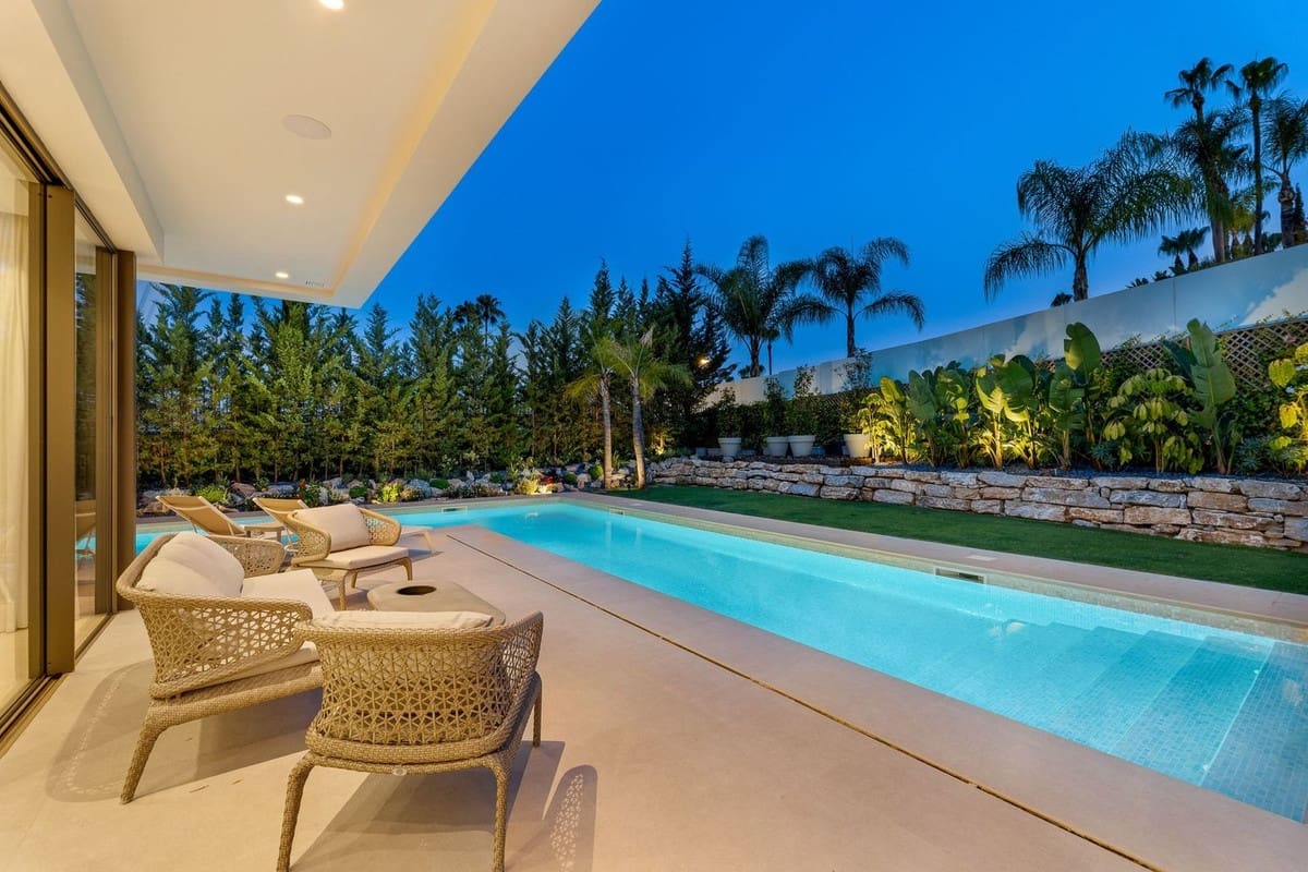 4 soverom Villa til salgs i Marbella med svømmebasseng garasje - € 4 195 000 (Ref: 7984618)