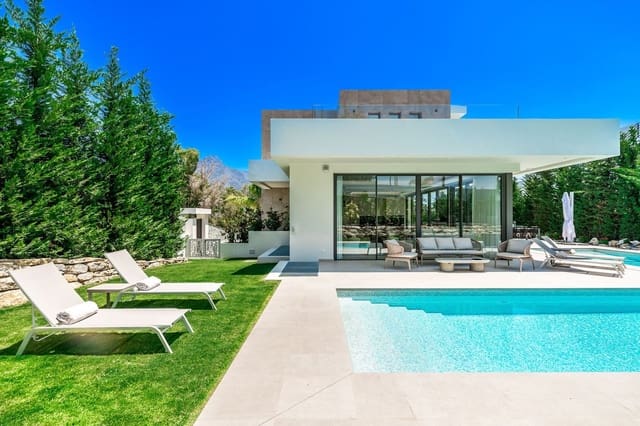 4 bedroom Villa for sale in Marbella with pool garage - € 4,195,000 (Ref: 7984618)