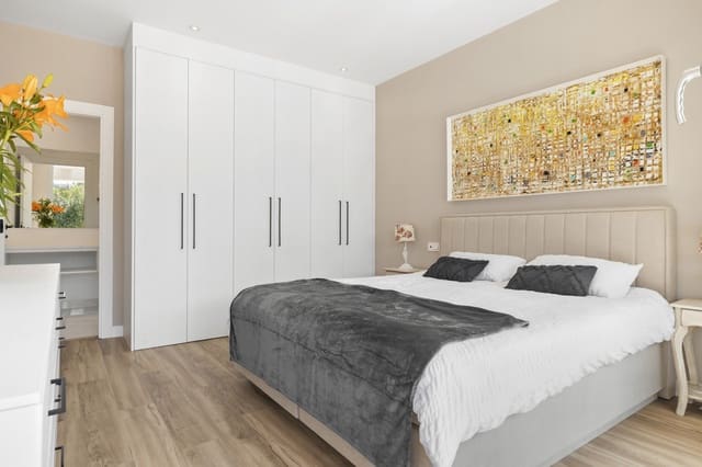 5 sypialnia Willa na sprzedaż w Marbella z basenem garażem - 2 950 000 € (Ref: 8060837)