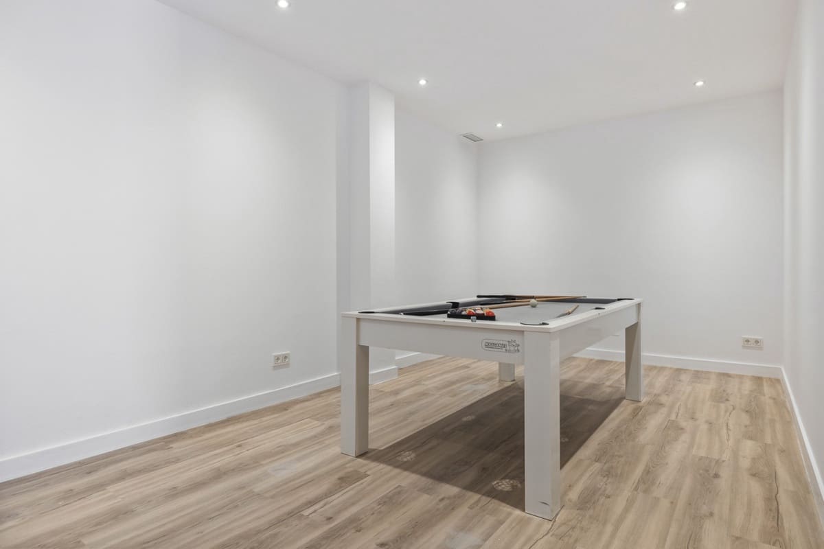 5 soverom Villa til salgs i Marbella med svømmebasseng garasje - € 2 950 000 (Ref: 8060837)