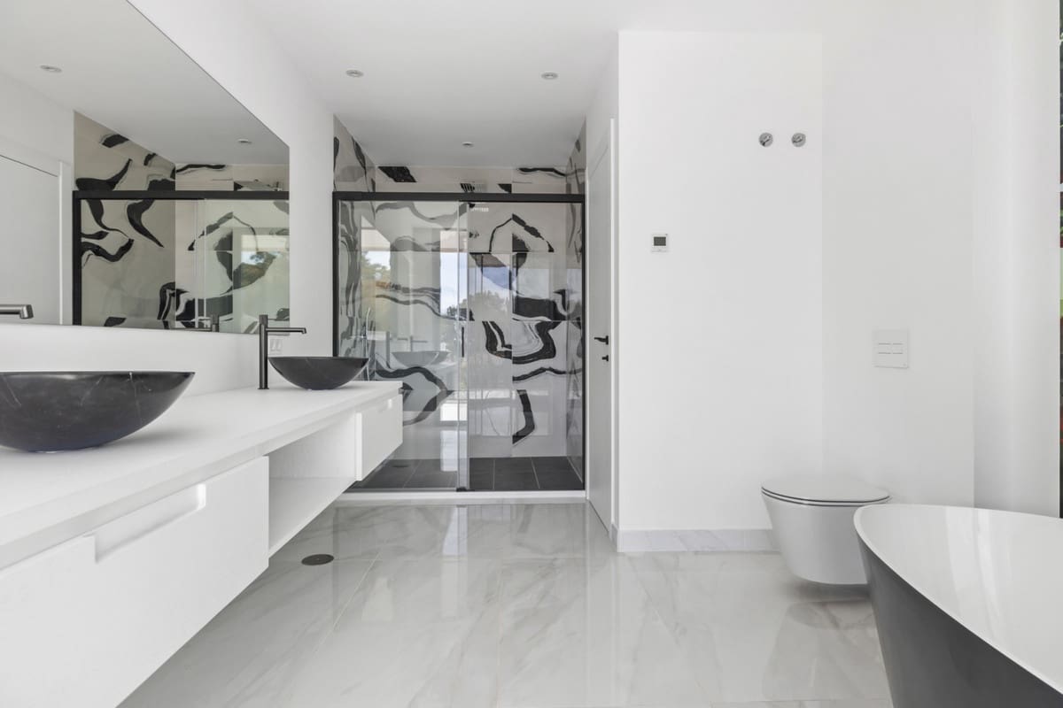 5 soverom Villa til salgs i Marbella med svømmebasseng garasje - € 2 950 000 (Ref: 8060837)