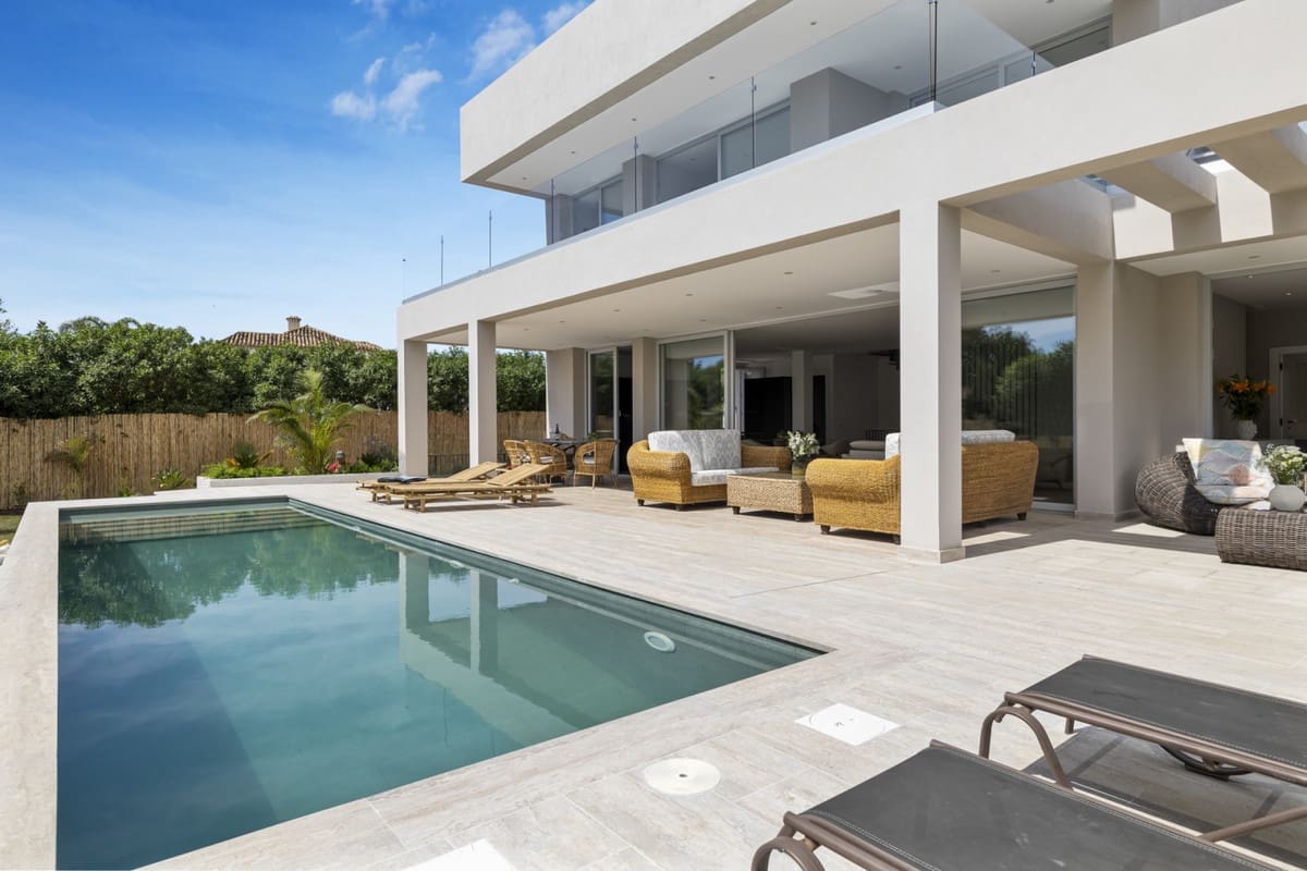 Chalet de 5 habitaciones en Marbella en venta con piscina garaje - 2.950.000 € (Ref: 8060837)