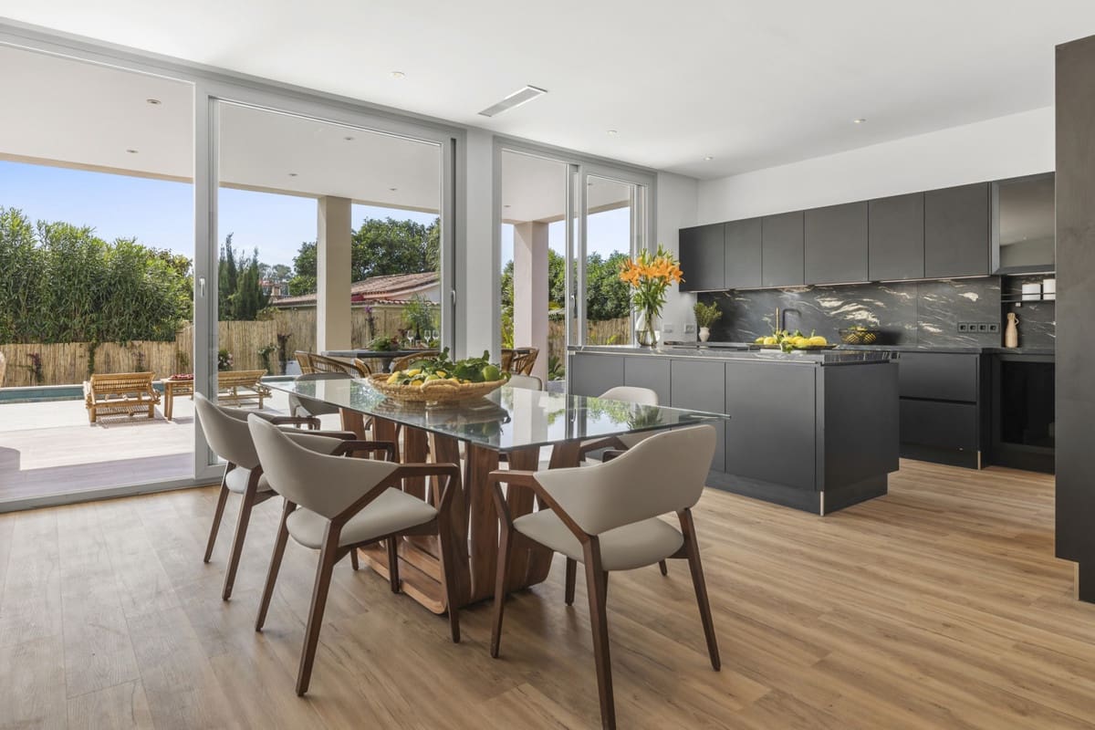 Chalet de 5 habitaciones en Marbella en venta con piscina garaje - 2.950.000 € (Ref: 8060837)