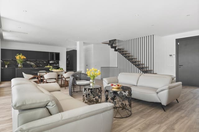5 soverom Villa til salgs i Marbella med svømmebasseng garasje - € 2 950 000 (Ref: 8060837)