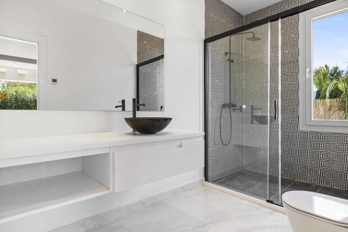Chalet de 5 habitaciones en Marbella en venta con piscina garaje - 2.950.000 € (Ref: 8060837)