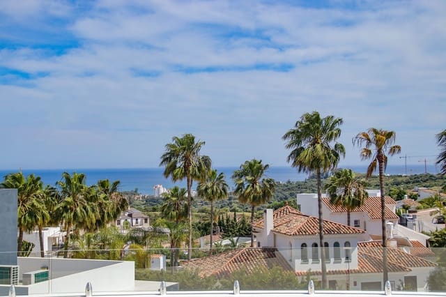 4 makuuhuone Huvila myytävänä paikassa Estepona mukana uima-altaan 
autotalli - 2 495 000 € (Ref: 8072864)