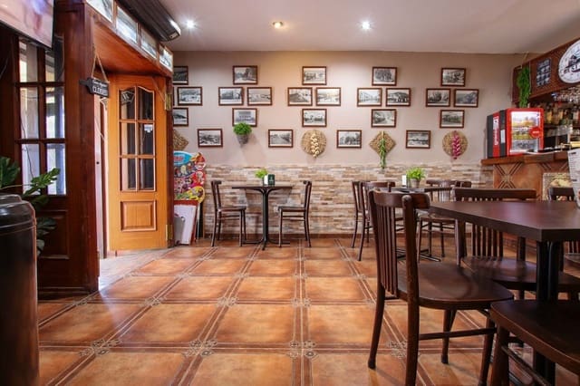 1 sovrum Restaurang/Bar till salu i Estepona - 329 000 € (Ref: 8139541)