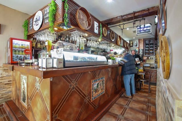1 sovrum Restaurang/Bar till salu i Estepona - 329 000 € (Ref: 8139541)