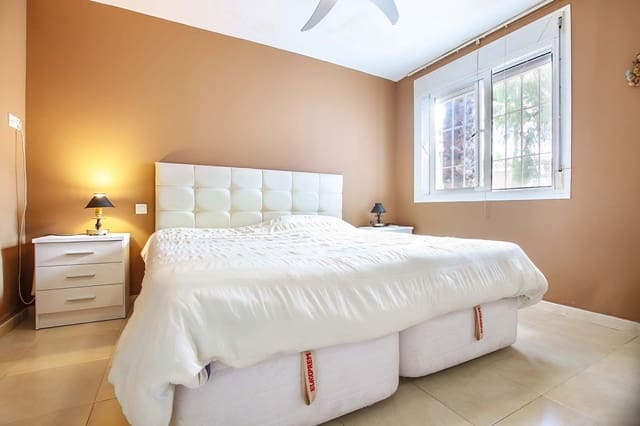 3 bedroom Apartment for sale in Nueva Andalucia, Marbella with pool garage - € 680,000 (Ref: 8155643)