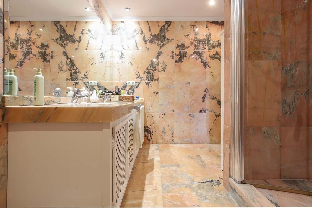 3 camera da letto Appartamento in vendita in Nueva Andalucia con piscina garage - 680.000 € (Rif: 8155643)