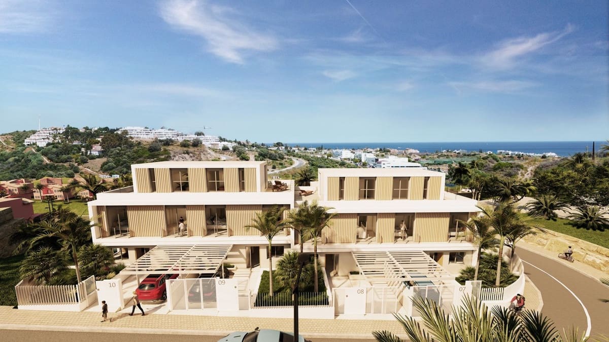 4 soveværelse Byhus til salg i Estepona med swimmingpool garage - € 824.000 (Ref: 8158962)