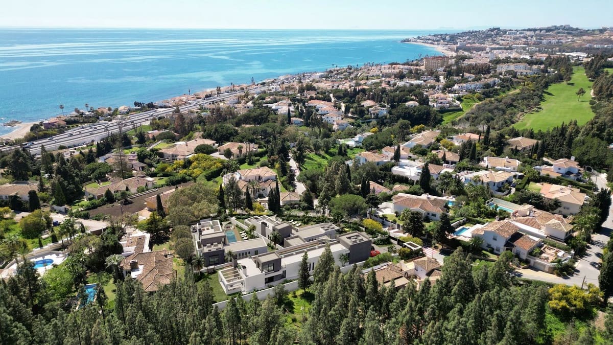 5 slaapkamer Villa te koop in Mijas Costa met zwembad garage - € 2.548.000 (Ref: 8199834)