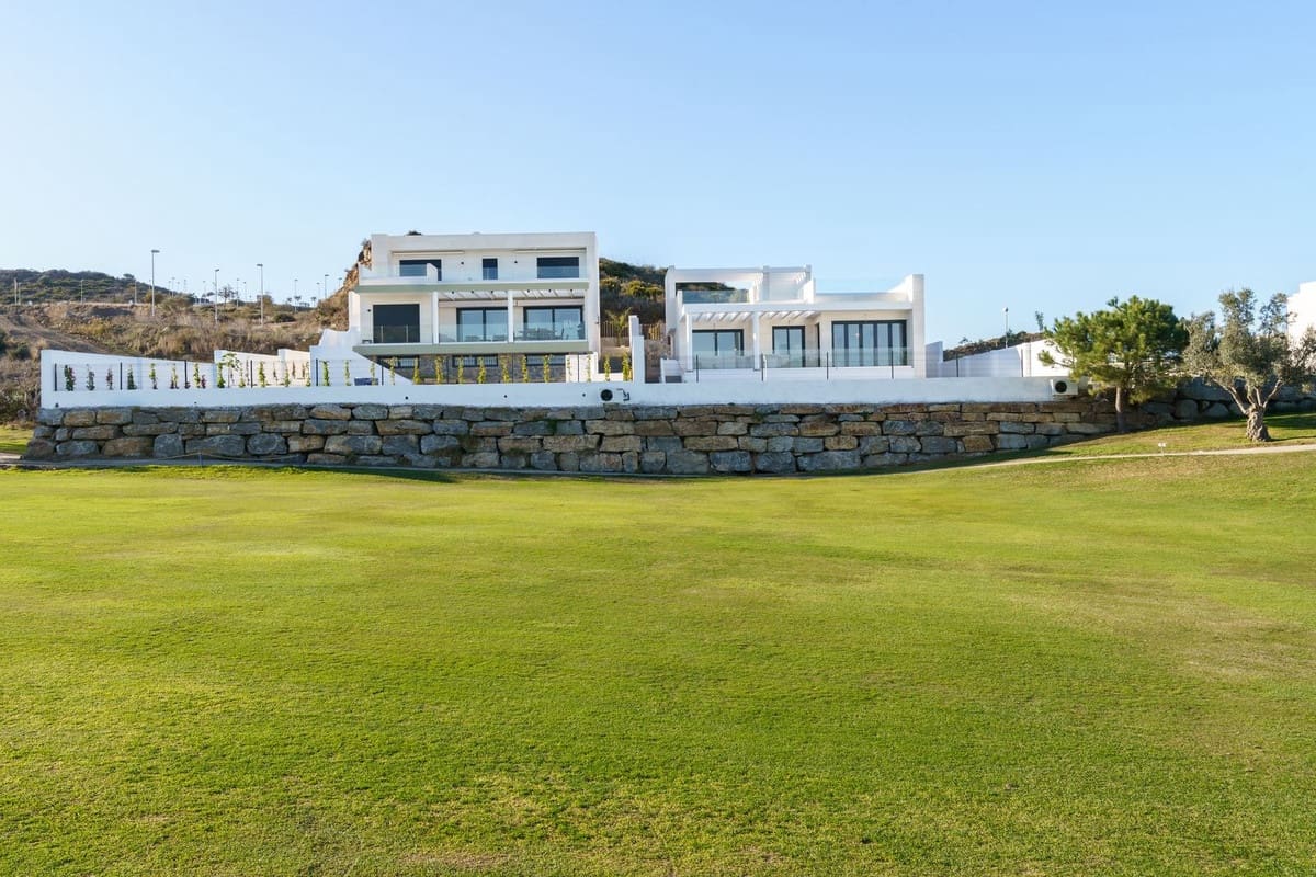 3 soverom Villa til salgs i Mijas Costa med svømmebasseng garasje - € 1 125 000 (Ref: 8200490)