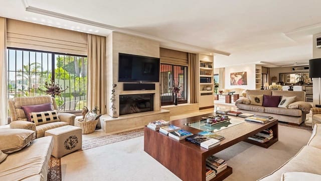 5 sypialnia Willa na sprzedaż w Nueva Andalucia, Marbella z basenem - 3 599 000 € (Ref: 8287915)