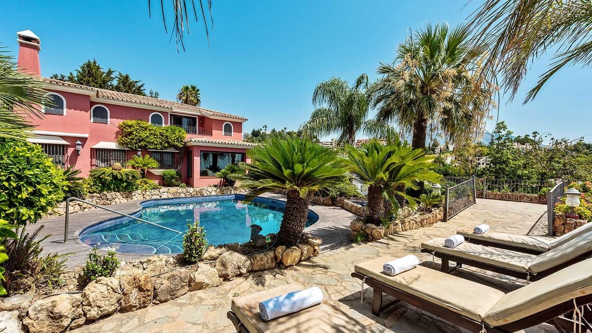 5 soveværelse Villa til salg i Nueva Andalucia med swimmingpool - € 3.599.000 (Ref: 8287915)