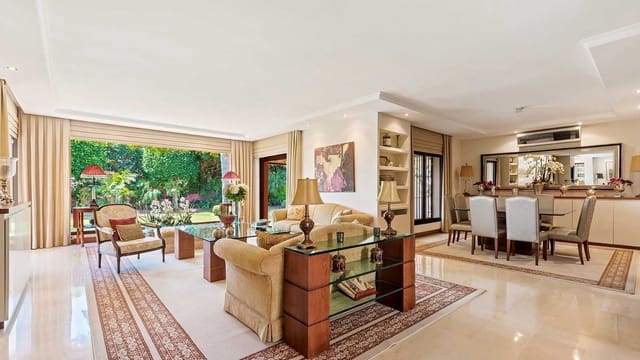 5 sypialnia Willa na sprzedaż w Nueva Andalucia, Marbella z basenem - 3 599 000 € (Ref: 8287915)