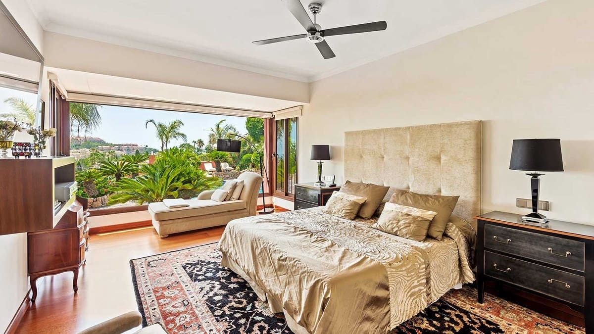 5 soverom Villa til salgs i Nueva Andalucia med svømmebasseng - € 3 599 000 (Ref: 8287915)