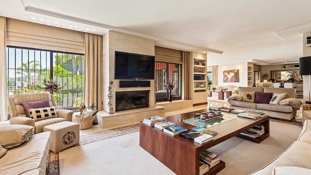 5 sypialnia Willa na sprzedaż w Nueva Andalucia, Marbella z basenem - 3 599 000 € (Ref: 8287915)