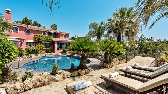 5 sypialnia Willa na sprzedaż w Nueva Andalucia, Marbella z basenem - 3 599 000 € (Ref: 8287915)