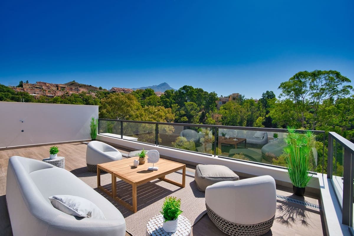 3 soverom Penthouse til salgs i Marbella med svømmebasseng garasje - € 950 000 (Ref: 8349951)