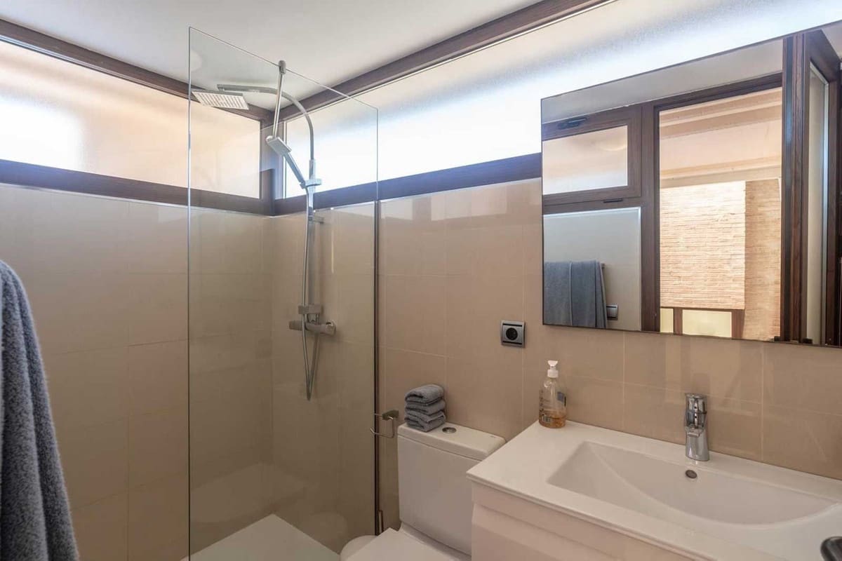 2 soveværelse Lejlighed til salg i Estepona med swimmingpool garage - € 630.000 (Ref: 8371625)