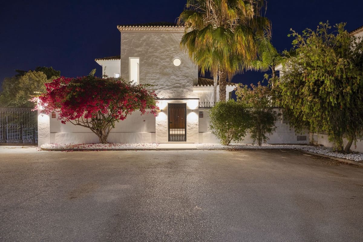 5 soveværelse Villa til salg i Benahavis med swimmingpool - € 3.195.000 (Ref: 8395926)