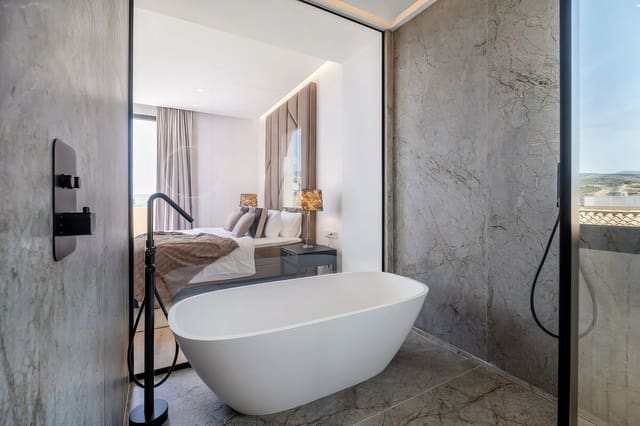 4 bedroom Villa for sale in Benahavís with pool garage - € 2,325,000 (Ref: 8397753)