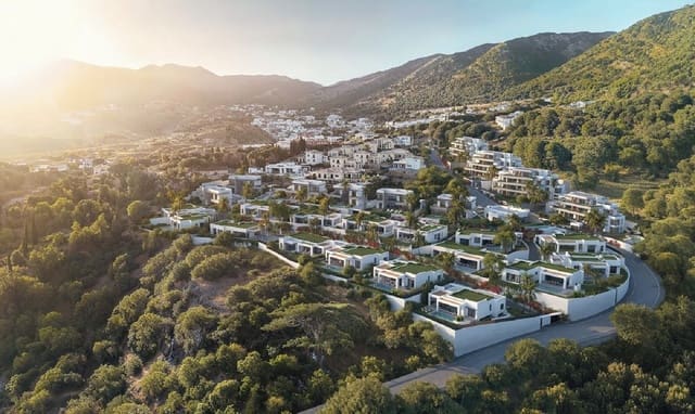 5 soverom Villa til salgs i Mijas Costa, Mijas med svømmebasseng garasje - € 1 700 000 (Ref: 8462102)