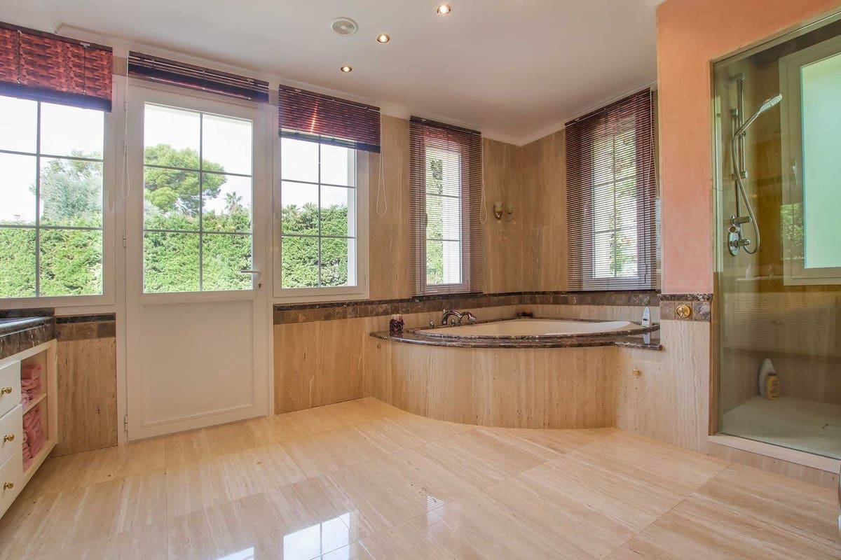 6 soveværelse Villa til salg i Marbella med swimmingpool garage - € 12.500.000 (Ref: 8574581)