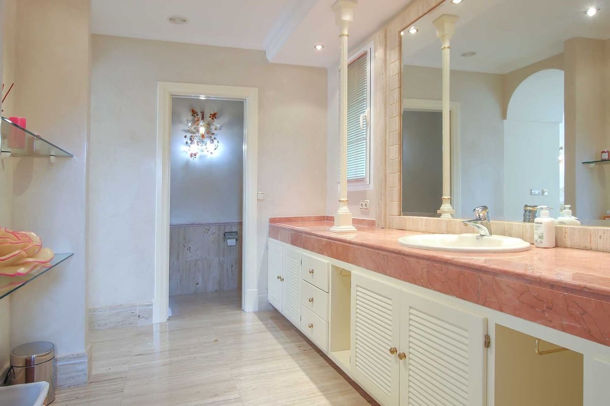 6 soveværelse Villa til salg i Marbella med swimmingpool garage - € 12.500.000 (Ref: 8574581)